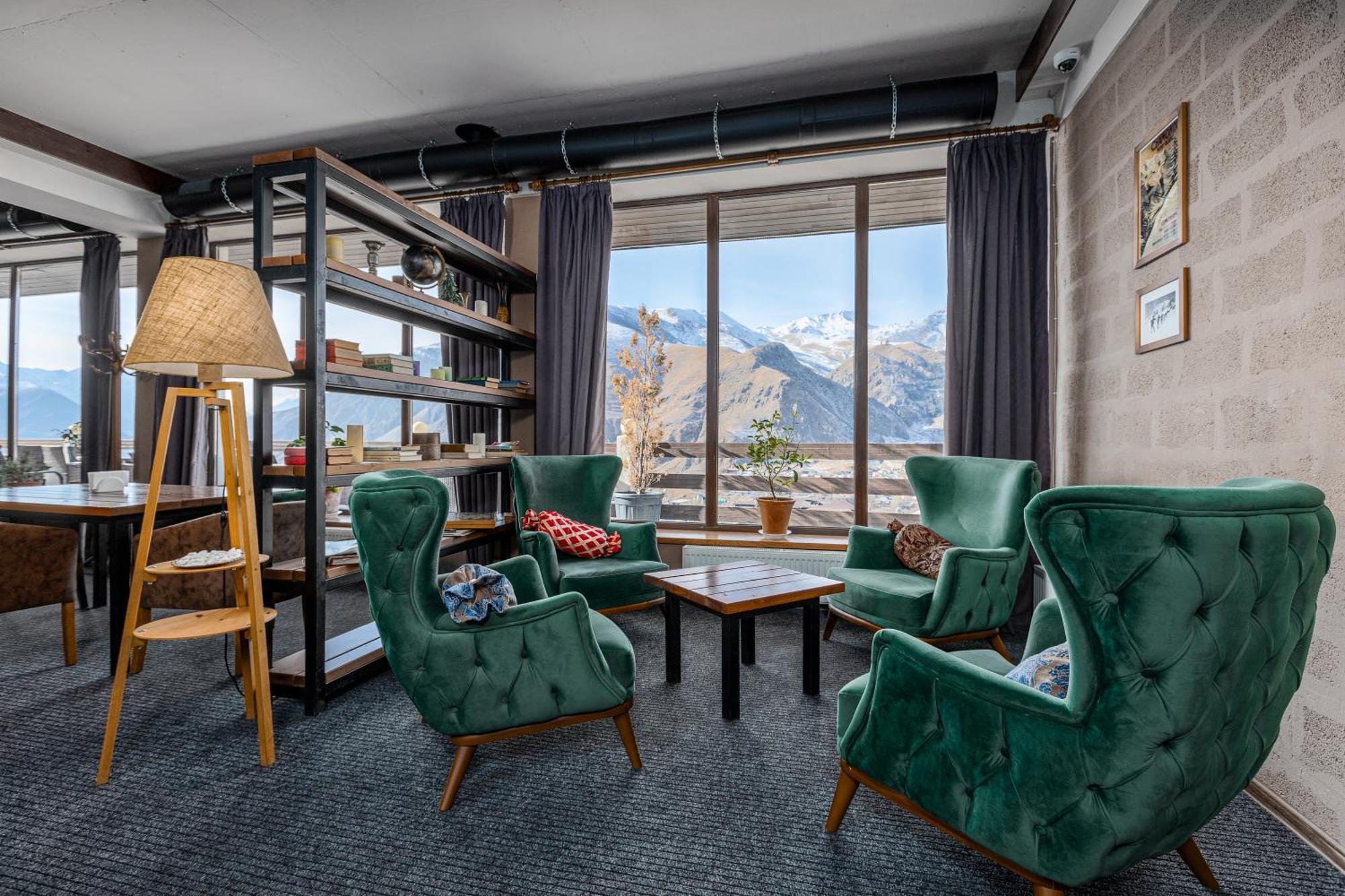 Alpine Lounge Boutique Hotel Stepantsminda Exterior photo