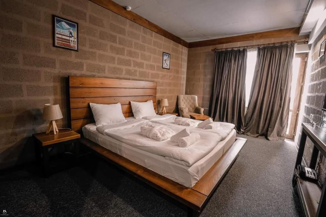 Alpine Lounge Boutique Hotel Stepantsminda Exterior photo