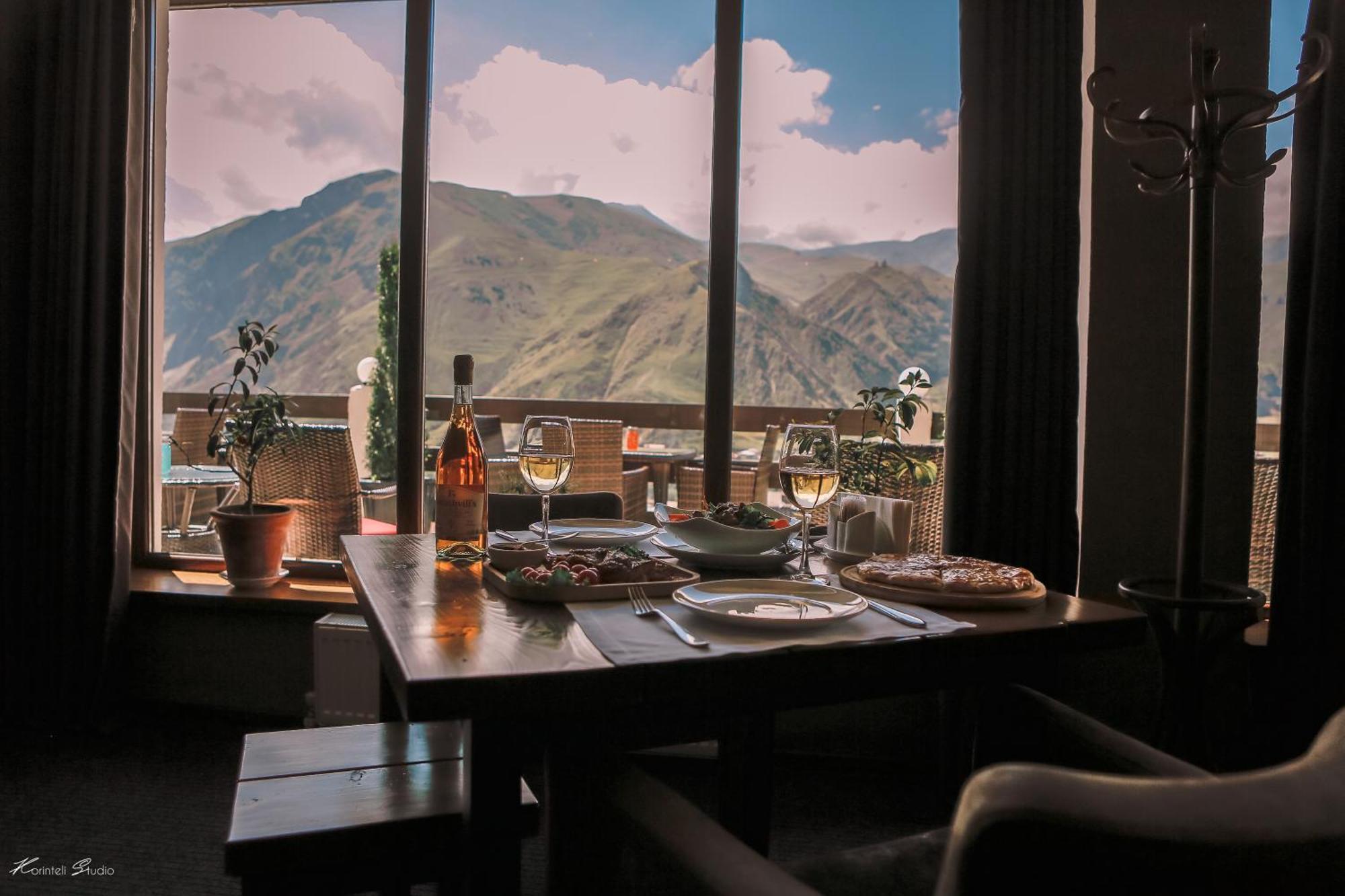 Alpine Lounge Boutique Hotel Stepantsminda Exterior photo