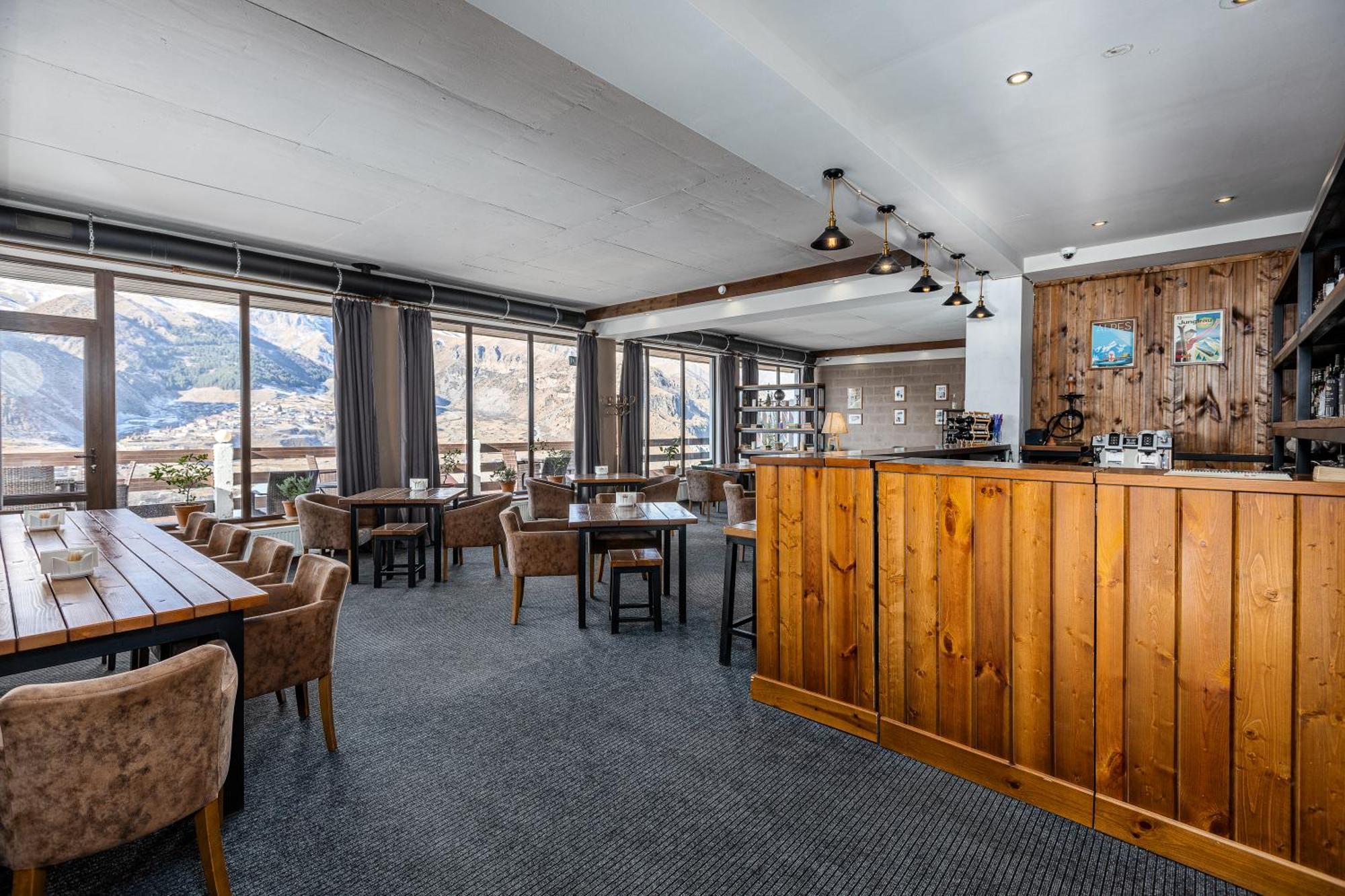 Alpine Lounge Boutique Hotel Stepantsminda Exterior photo