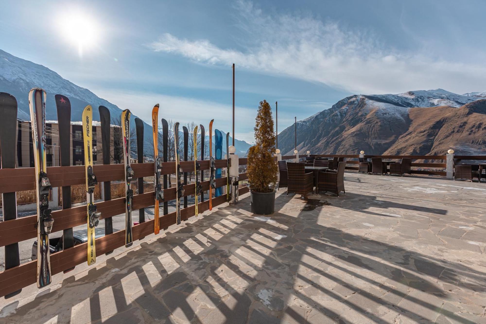 Alpine Lounge Boutique Hotel Stepantsminda Exterior photo