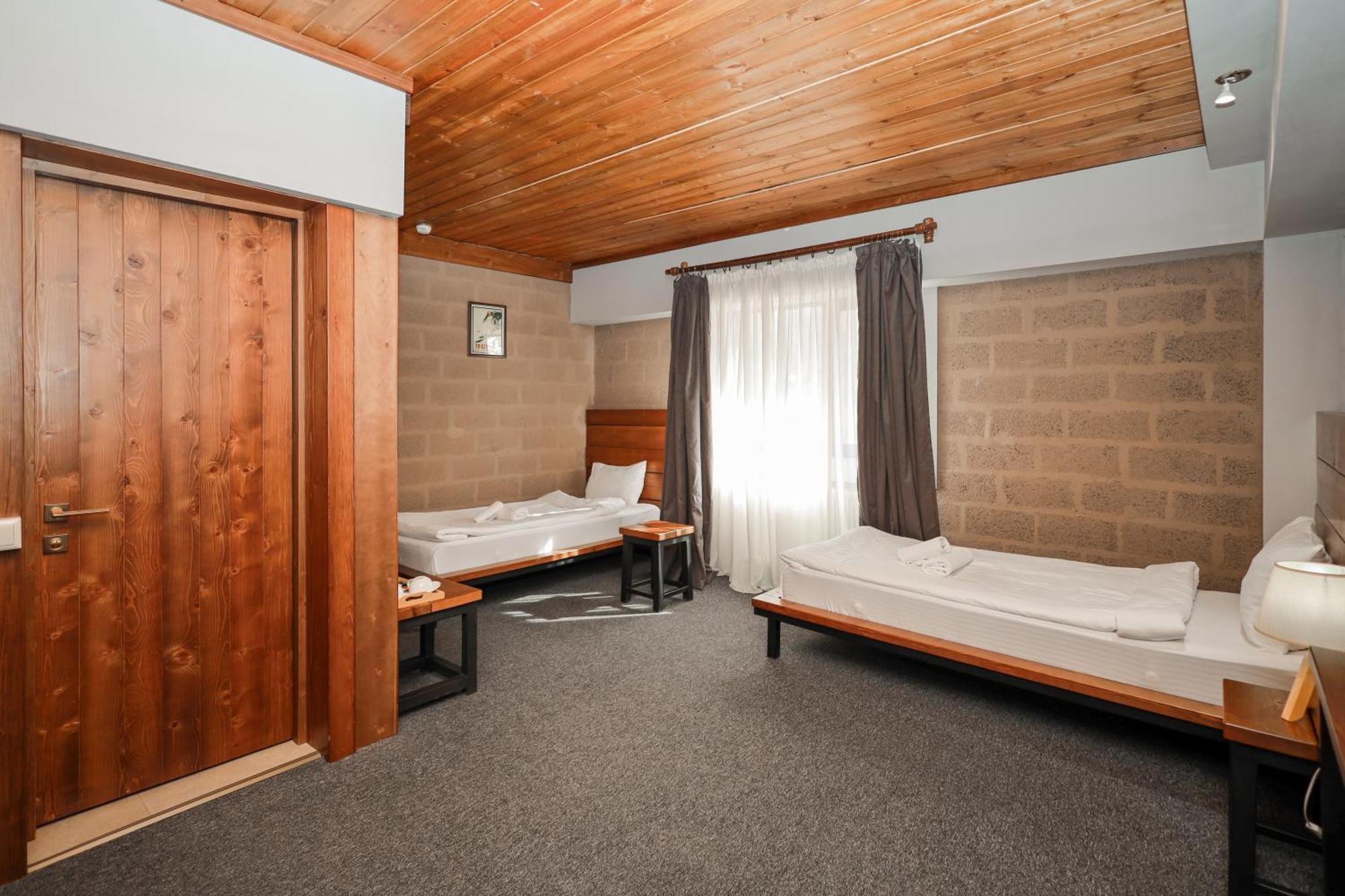 Alpine Lounge Boutique Hotel Stepantsminda Exterior photo